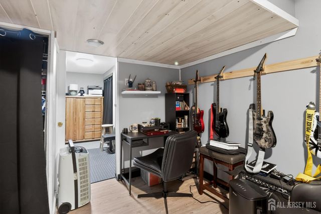 9 Diamond Court, East Brunswick, NJ 08816