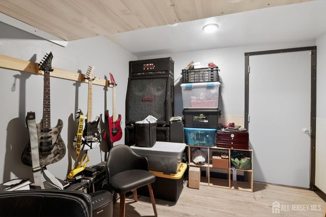 9 Diamond Court, East Brunswick, NJ 08816