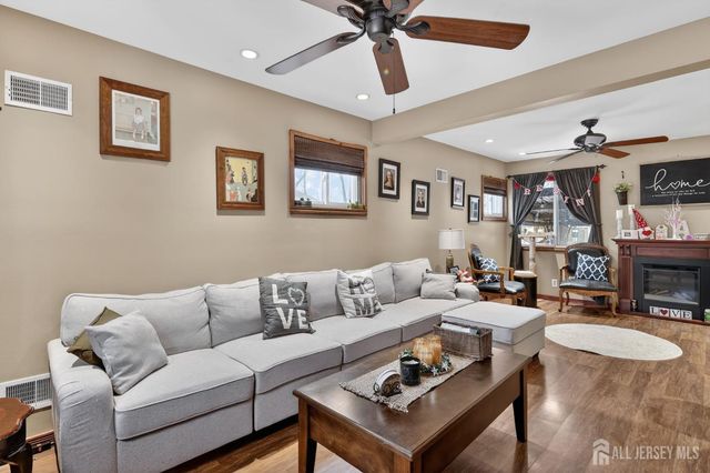 9 Diamond Court, East Brunswick, NJ 08816