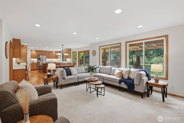 24135 SE 16th Place, Sammamish, WA 98075
