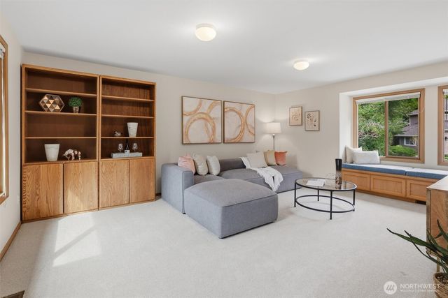 24135 SE 16th Place, Sammamish, WA 98075