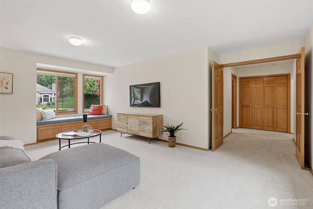 24135 SE 16th Place, Sammamish, WA 98075
