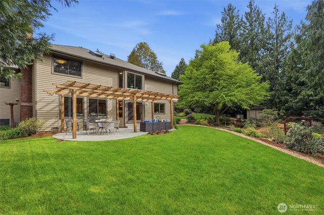 24135 SE 16th Place, Sammamish, WA 98075