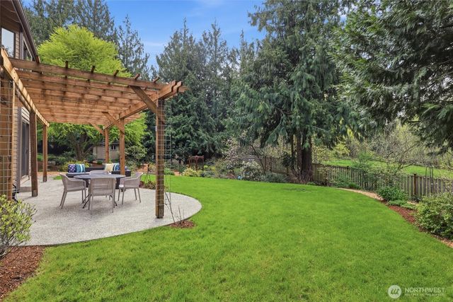 24135 SE 16th Place, Sammamish, WA 98075