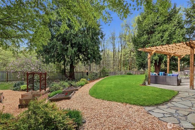 24135 SE 16th Place, Sammamish, WA 98075