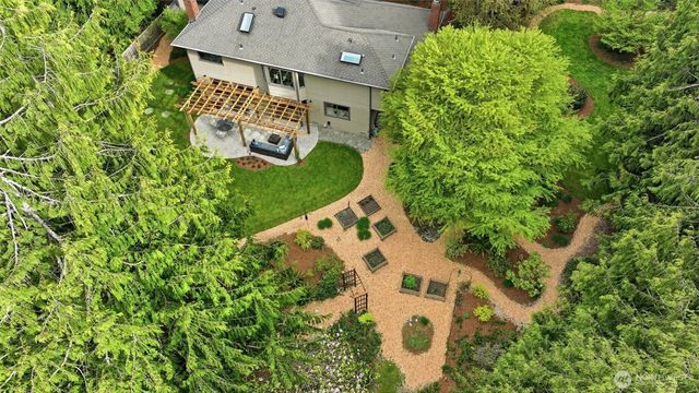 24135 SE 16th Place, Sammamish, WA 98075
