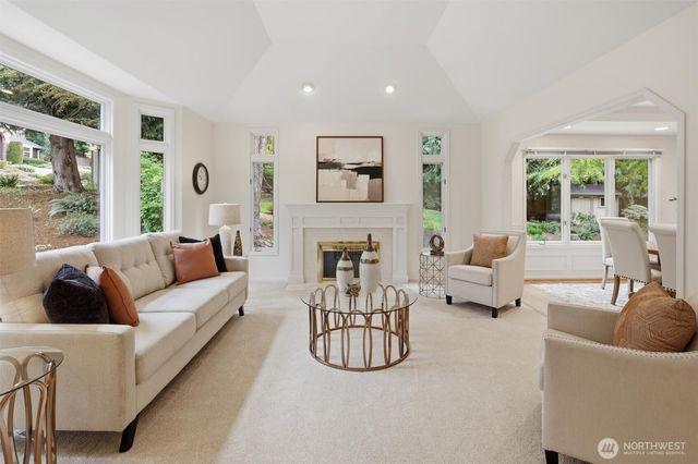 24135 SE 16th Place, Sammamish, WA 98075