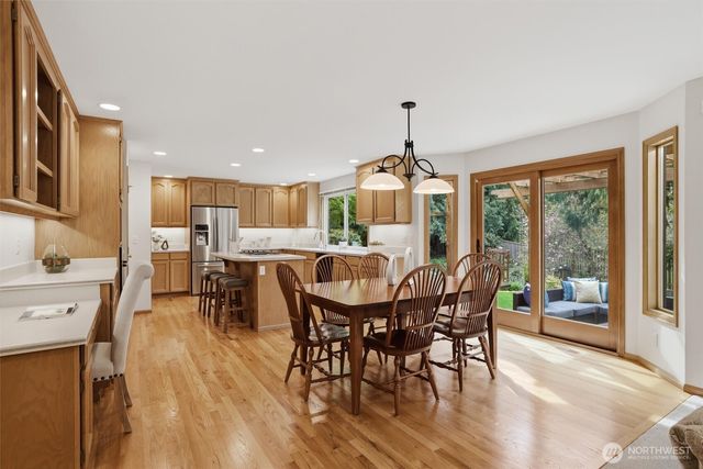 24135 SE 16th Place, Sammamish, WA 98075