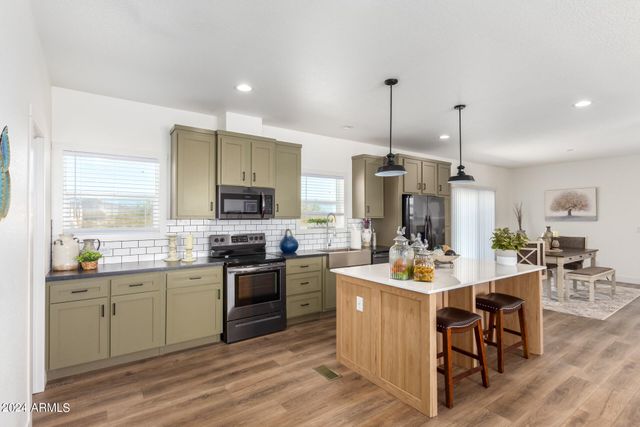 900 N WINDY MEADOW Lane, Maricopa, AZ 85139