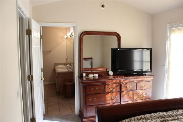 856 Peachtree Drive, Fayetteville, AR 72703