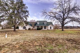 307 E Main, Stockdale, TX 78160