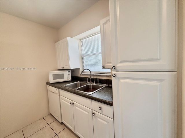 16508 NE 26th Ave 201, North Miami Beach, FL 33160