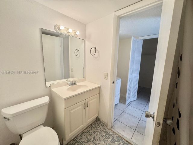 16508 NE 26th Ave 201, North Miami Beach, FL 33160