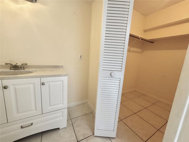 16508 NE 26th Ave 201, North Miami Beach, FL 33160