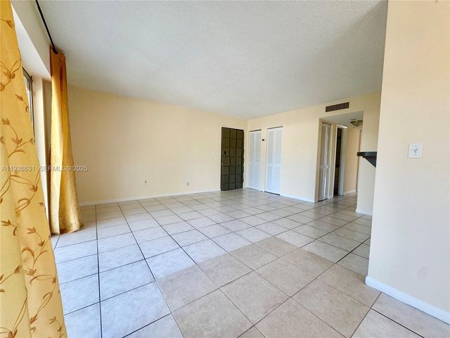 16508 NE 26th Ave 201, North Miami Beach, FL 33160