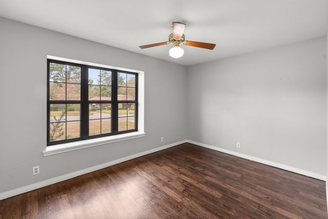 18133 Briarcrest Dr, Flint, TX 75762