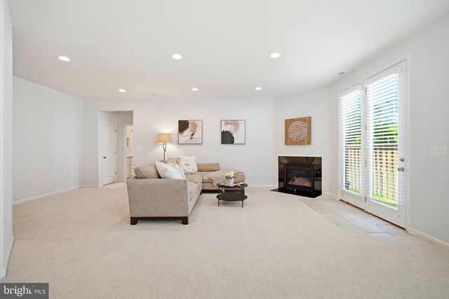 23489 EPPERSON SQ, Brambleton, VA 20148