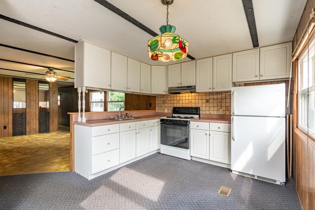 8 South Dewberry Lane, Rochester, NH 03867