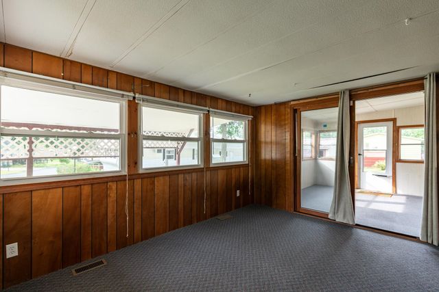8 South Dewberry Lane, Rochester, NH 03867