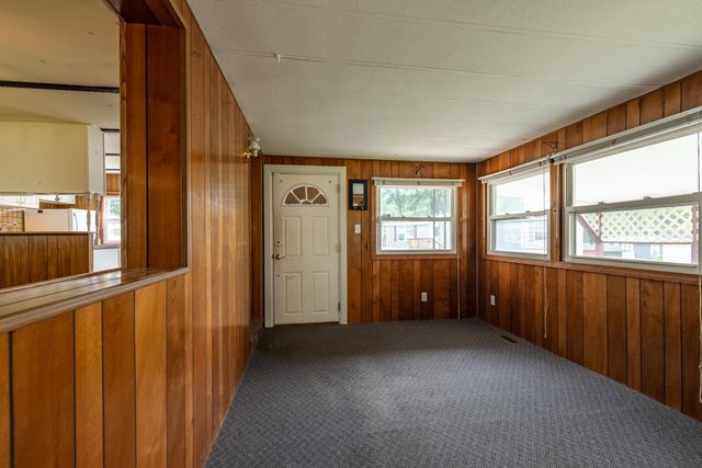 8 South Dewberry Lane, Rochester, NH 03867