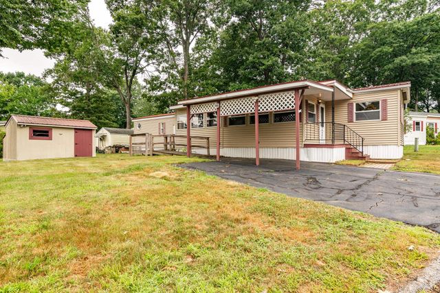 8 South Dewberry Lane, Rochester, NH 03867