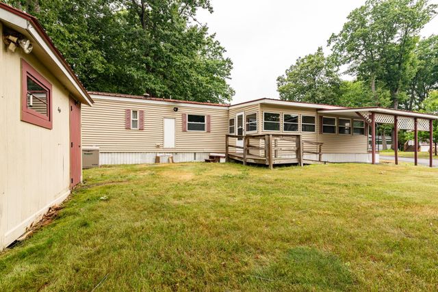 8 South Dewberry Lane, Rochester, NH 03867