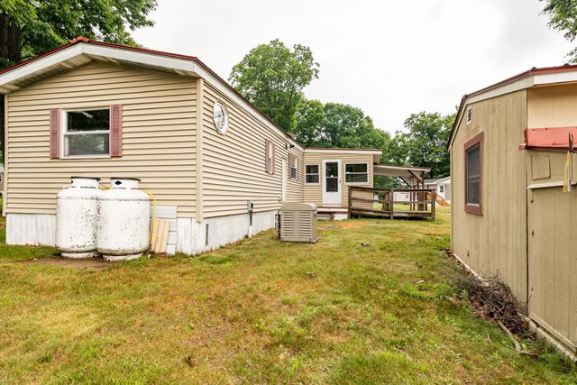 8 South Dewberry Lane, Rochester, NH 03867