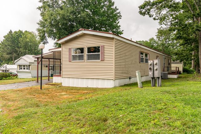 8 South Dewberry Lane, Rochester, NH 03867
