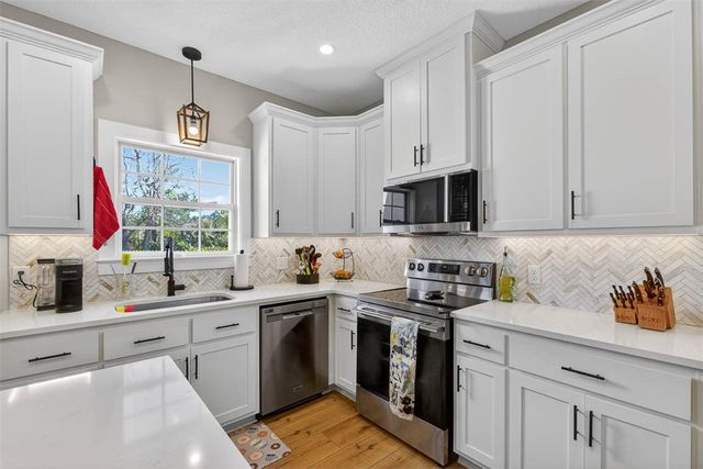 332 Edge Water Drive, Brunswick, GA 31525