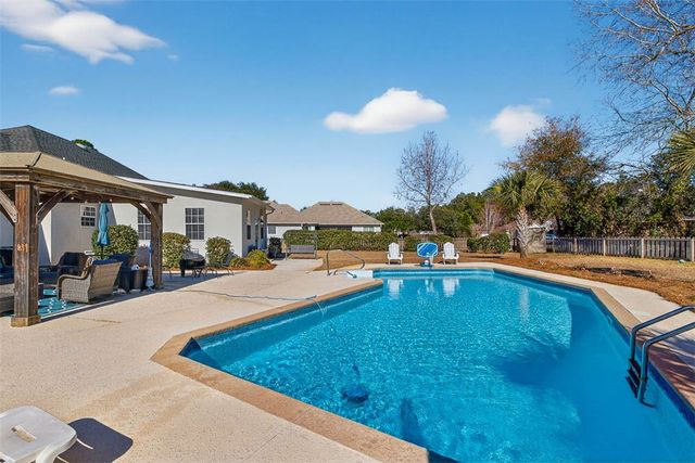 332 Edge Water Drive, Brunswick, GA 31525