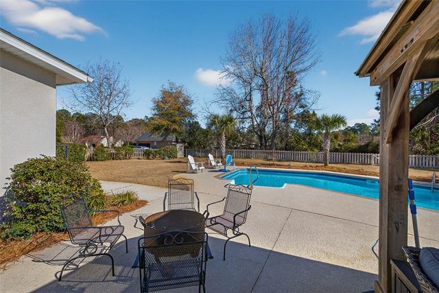 332 Edge Water Drive, Brunswick, GA 31525