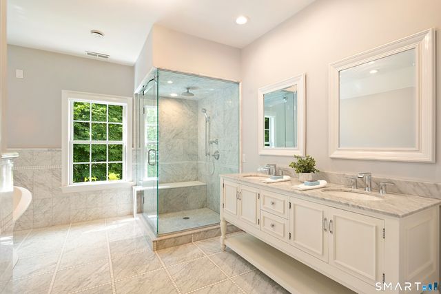16 Overbrook Lane, Darien, CT 06820