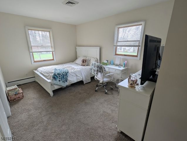 150 Victoria Dr, Clark Twp., NJ 07066