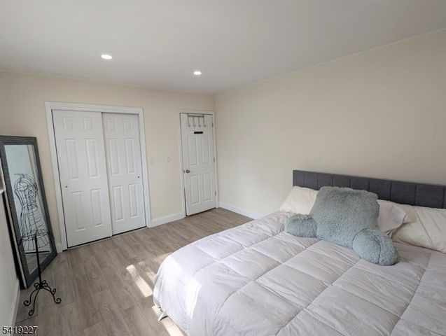 150 Victoria Dr, Clark Twp., NJ 07066