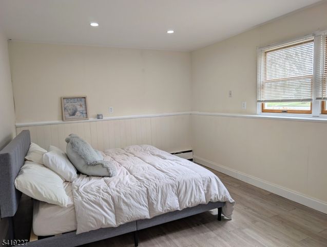 150 Victoria Dr, Clark Twp., NJ 07066