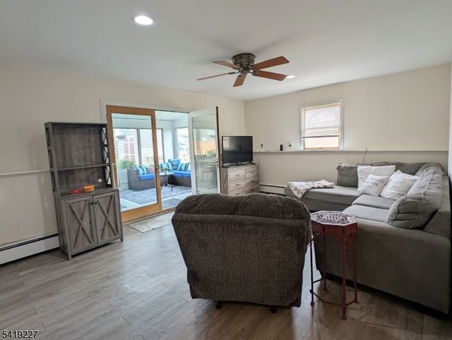 150 Victoria Dr, Clark Twp., NJ 07066