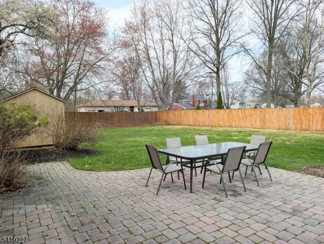 150 Victoria Dr, Clark Twp., NJ 07066
