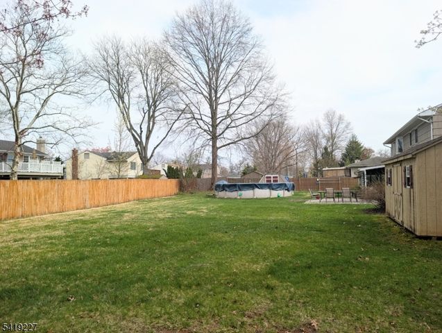 150 Victoria Dr, Clark Twp., NJ 07066