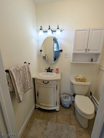 150 Victoria Dr, Clark Twp., NJ 07066