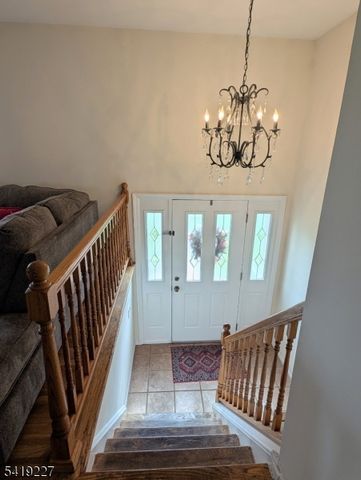 150 Victoria Dr, Clark Twp., NJ 07066