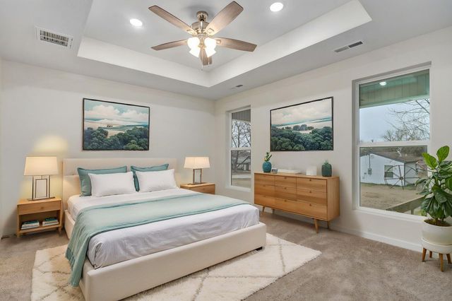 1107 E Smith Street, Springfield, MO 65803