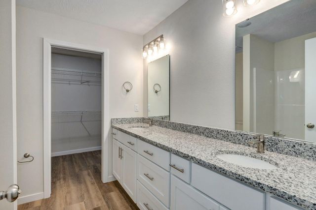 1107 E Smith Street, Springfield, MO 65803