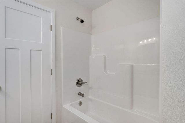 1107 E Smith Street, Springfield, MO 65803