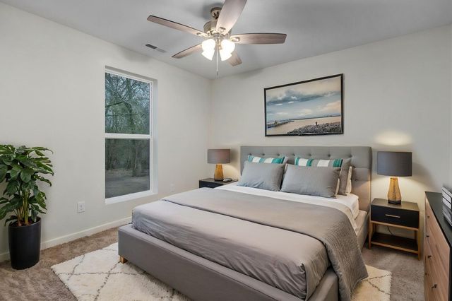 1107 E Smith Street, Springfield, MO 65803