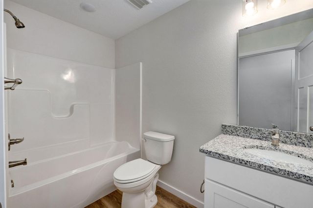 1107 E Smith Street, Springfield, MO 65803