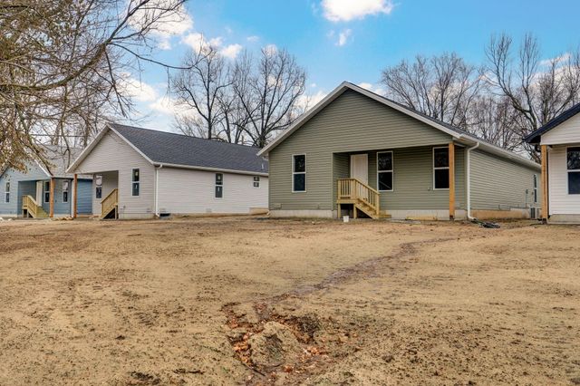 1107 E Smith Street, Springfield, MO 65803