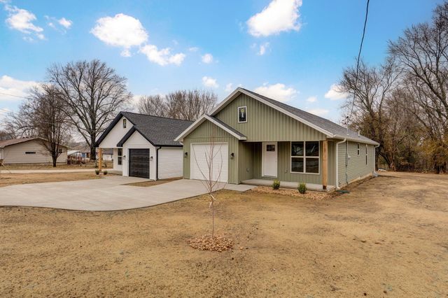 1107 E Smith Street, Springfield, MO 65803