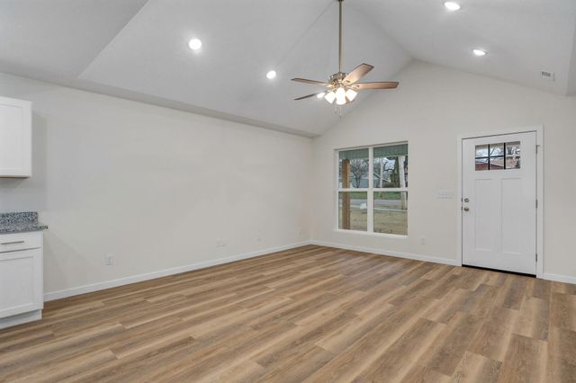 1107 E Smith Street, Springfield, MO 65803