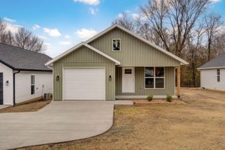 1107 E Smith Street, Springfield, MO 65803