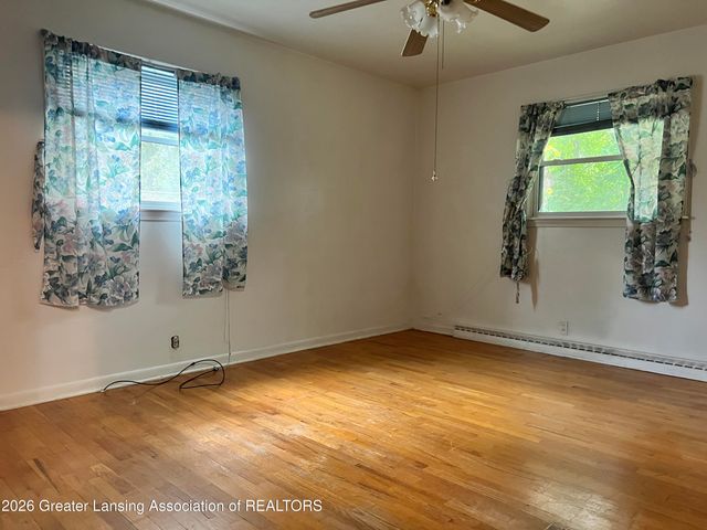 4902 Tressa Drive, Lansing, MI 48910